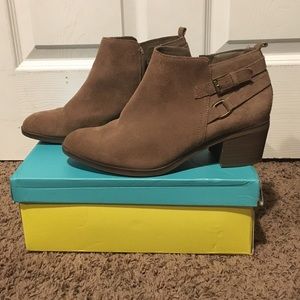 Sonoma taupe ankle boots